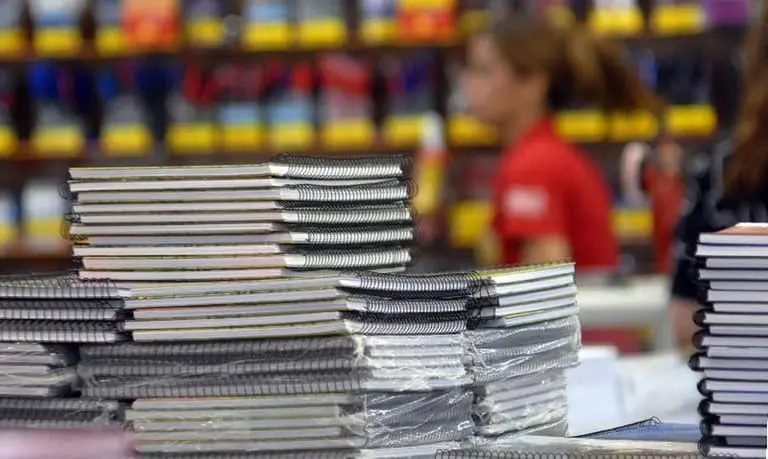 Atenção para comprar materiais escolares