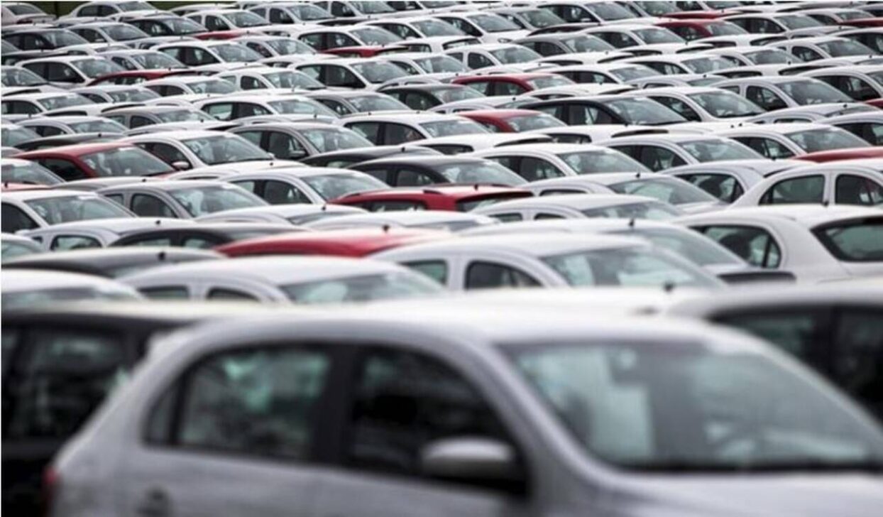 É mais benéfico alugar do que comprar um carro devido a que não se paga o seguro nem o IPVA