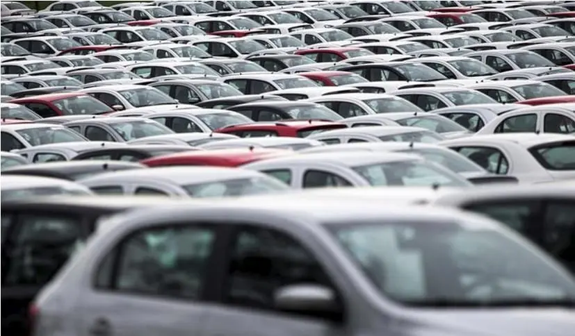 É mais benéfico alugar do que comprar um carro devido a que não se paga o seguro nem o IPVA