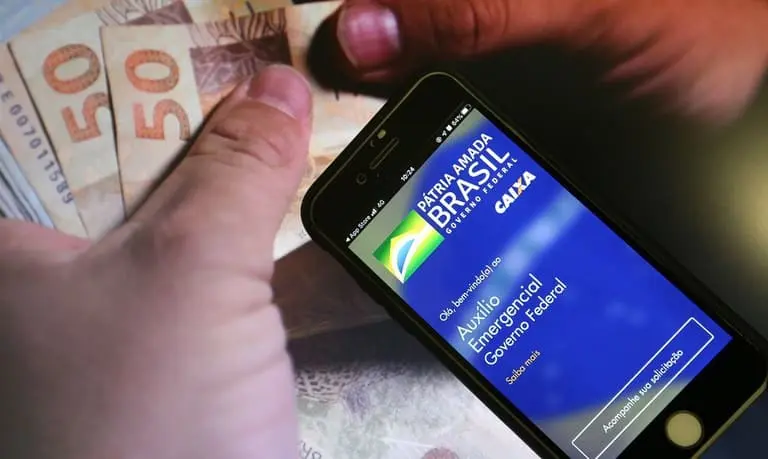 dinheiro caixa pis caixa auxilio brasil
