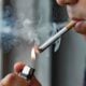 SUS CIGARRO FUMANTE