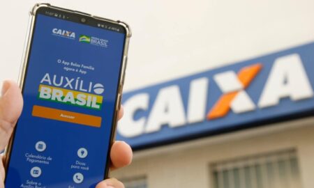 Ministério Público pede suspensão de empréstimos do Auxílio Brasil