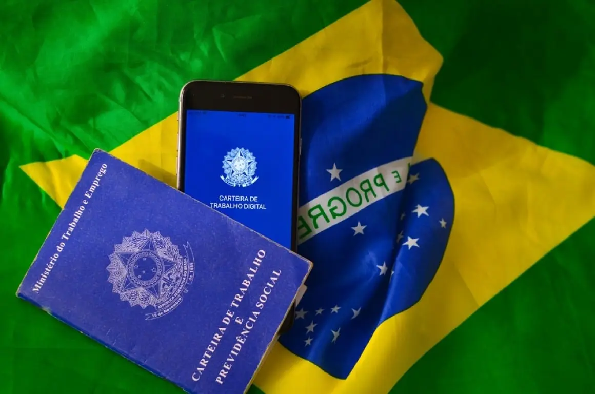 IBGE: desemprego segue em queda e fecha trimestre em 9,1%