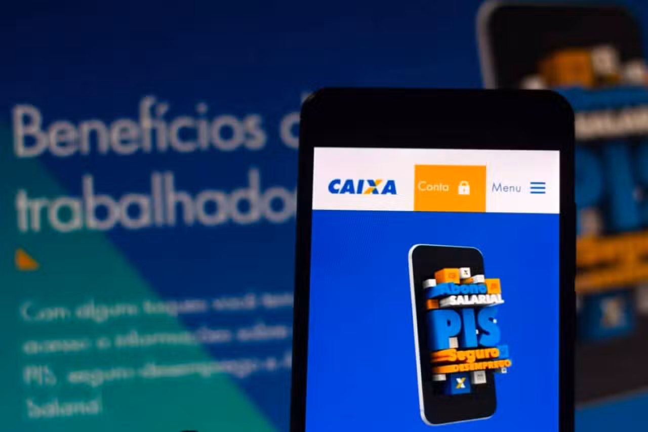 Abono PIS/Pasep 2026 paga até R$ 1.621 de fevereiro a agosto