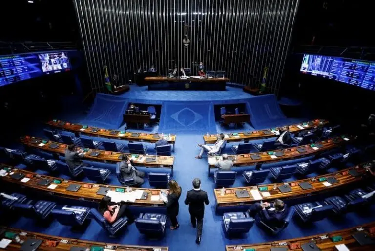 Arcabouço fiscal não excepcionalizará gastos em áreas como saúde e educação, diz Randolfe