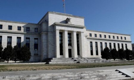 Autoridades do Fed veem mais uma alta de juros este ano e cortes em 2024