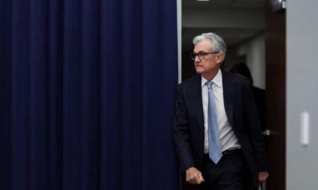 Autoridades do Fed consideraram pausar altas de juros por problemas bancários, diz Powell