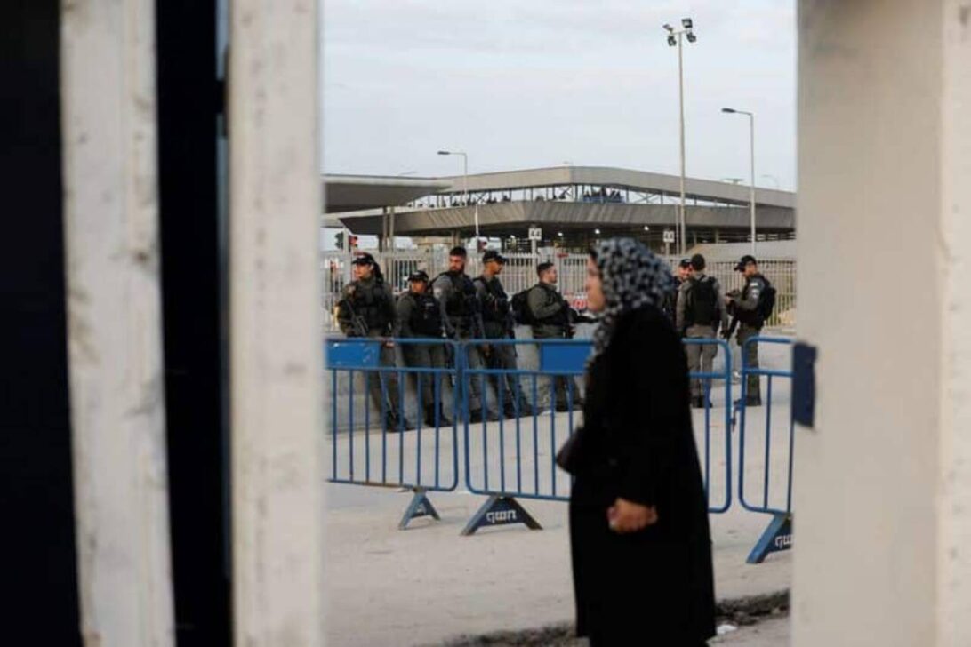 Milhares visitam Mesquita de Al-Aqsa, em Jerusalém, para orações da primeira 6ªfeira do Ramadã