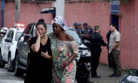 Estudante de 13 anos mata professora a facadas e fere mais 4 em escola de São Paulo
