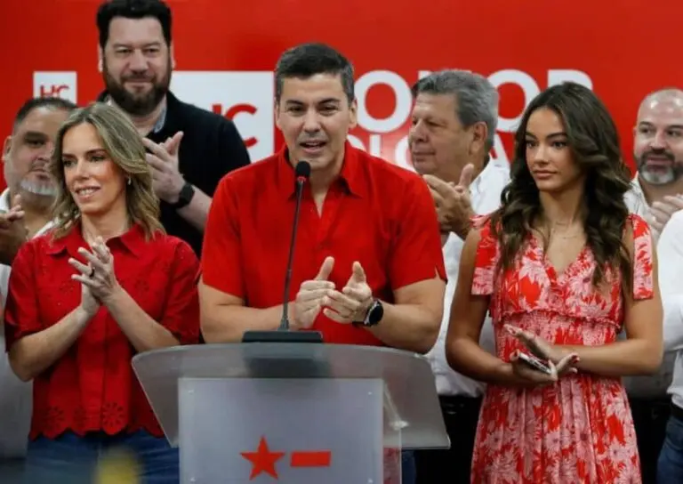 Apelos por mudanças testam máquina política do Partido Colorado no Paraguai