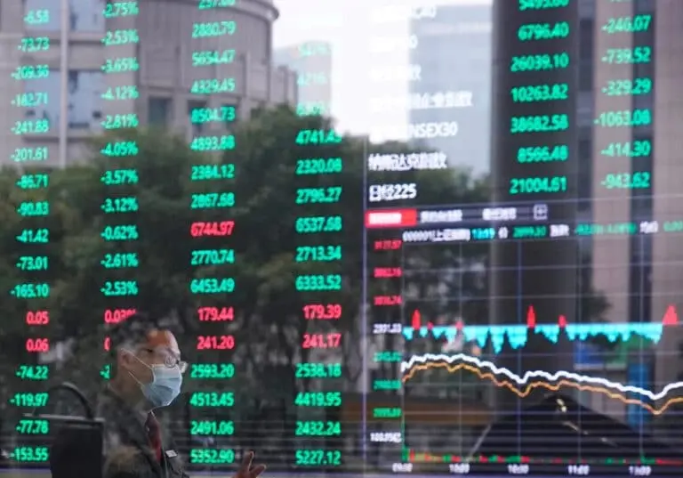 Ações da China sobem antes de dados do PMI