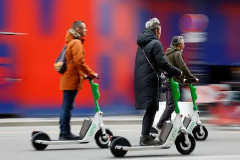 Paris proibirá patinetes elétricos de aluguel a partir de setembro