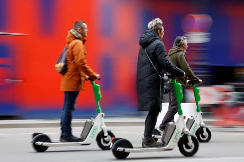 Paris proibirá patinetes elétricos de aluguel a partir de setembro