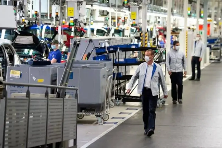 Preços ao produtor da zona do euro caem pelo quinto mês consecutivo em fevereiro