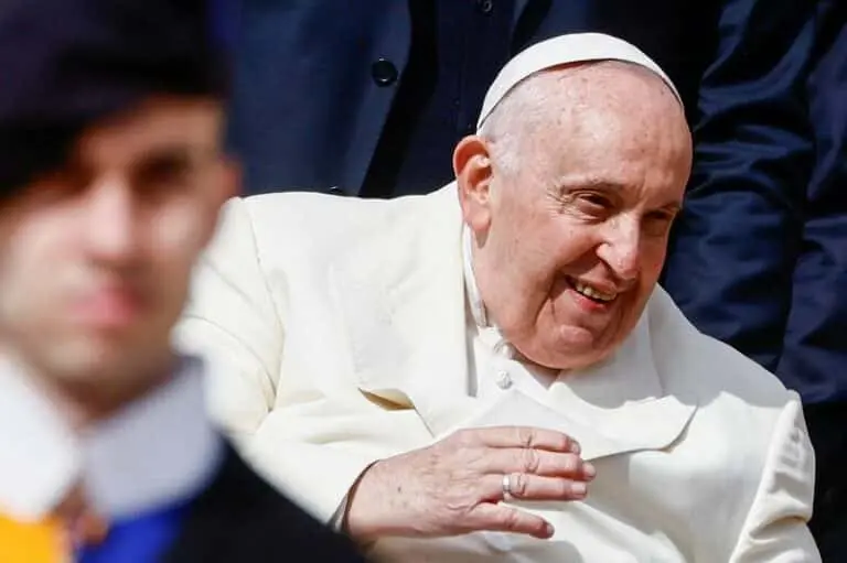 Sexo é uma "coisa linda", diz papa Francisco em documentário