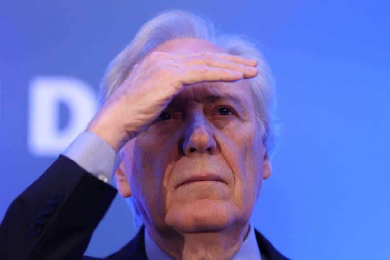 Lula assina decreto que oficializa aposentadoria antecipada de Lewandowski do STF