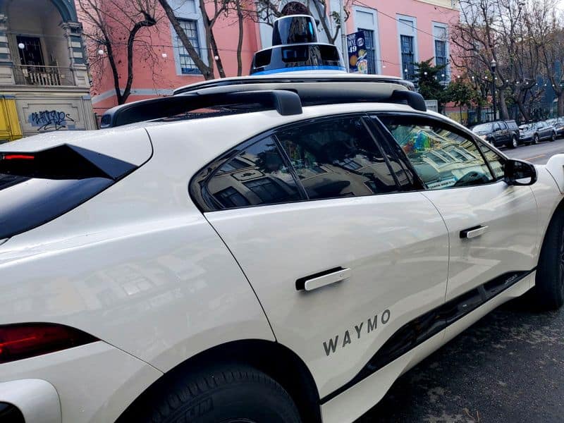 Veículos da Waymo param de funcionar na Califórnia devido a neblina