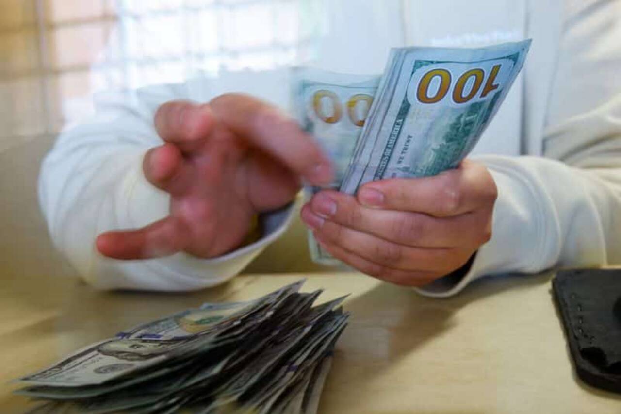 Fluxo cambial no Brasil é positivo em US$2,553 bi em abril até dia 6, diz BC