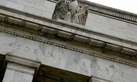 Várias autoridades do Fed consideraram pausa nos juros em março, mas ao fim concordaram com alta