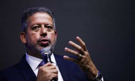 Lira consolida bloco com mais de 170 parlamentares, o maior da Câmara