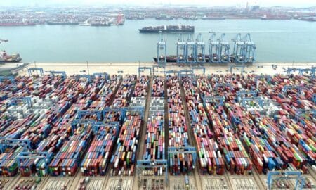 Exportações da China têm alta inesperada, mas economistas alertam para fraqueza à frente