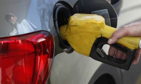 Gasolina sobe pela 2ª semana nos postos do Brasil com impulso do etanol, diz ValeCard