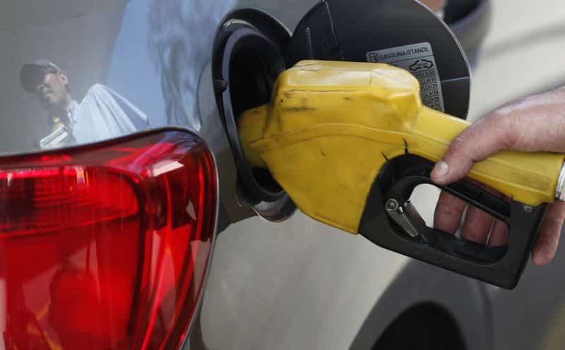 Gasolina sobe pela 2ª semana nos postos do Brasil com impulso do etanol, diz ValeCard