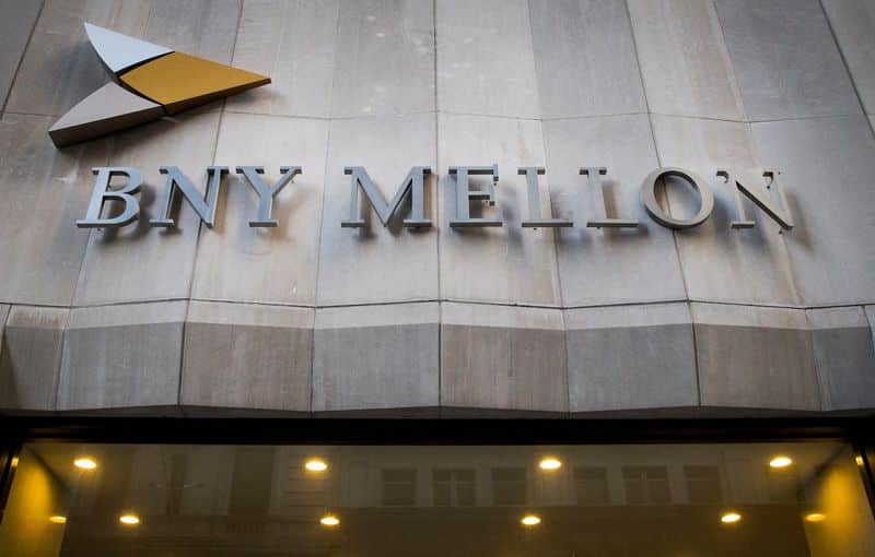 BNY Mellon tem lucro acima do esperado, impulsionado por juros