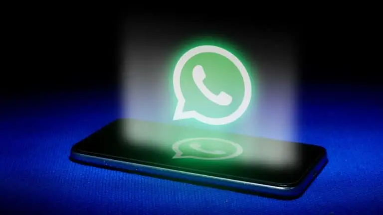 Celular app WhastApp