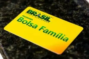 Aprenda a consultar o saldo de R$ 600 do Bolsa Família direto pelo celular