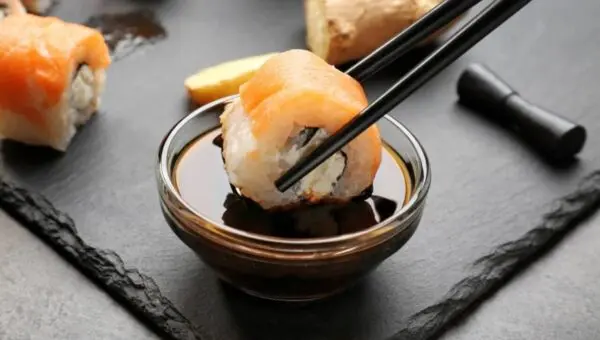 comida japonesa shoyu japones salmao sushi