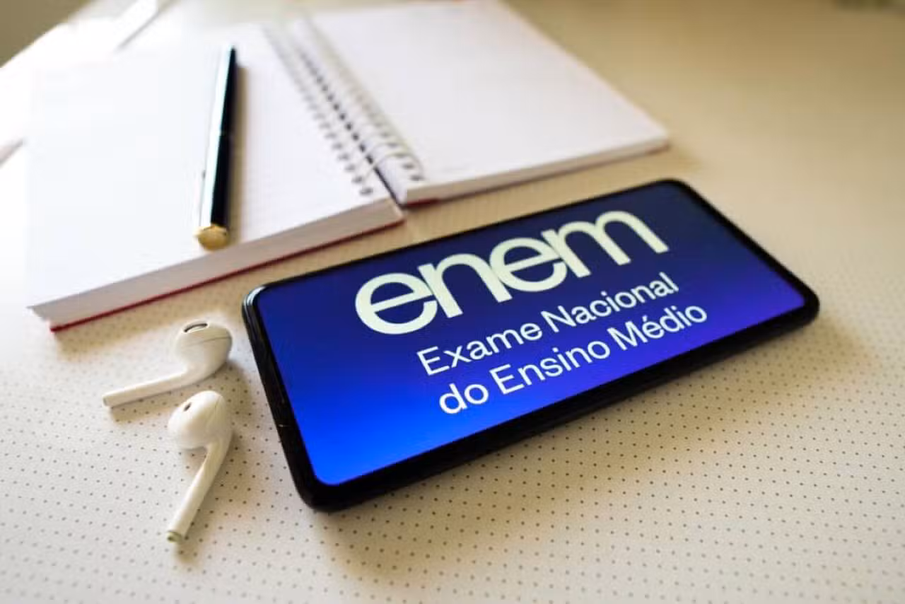 Enem 2026 tem provas em 8 e 15 de novembro com abertura dos portões às 12h e gabarito em até 10 dias úteis