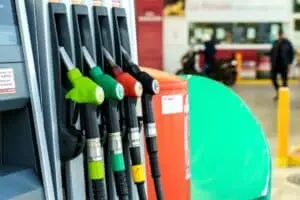 Preço da gasolina aumenta hoje (1) com novo ICMS; veja estimativa nos estados