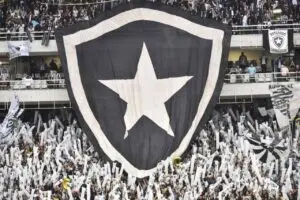 Botafogo e Flamengo se enfrentam neste domingo em duelo decisivo pelo Brasileirão: onde assistir o jogo