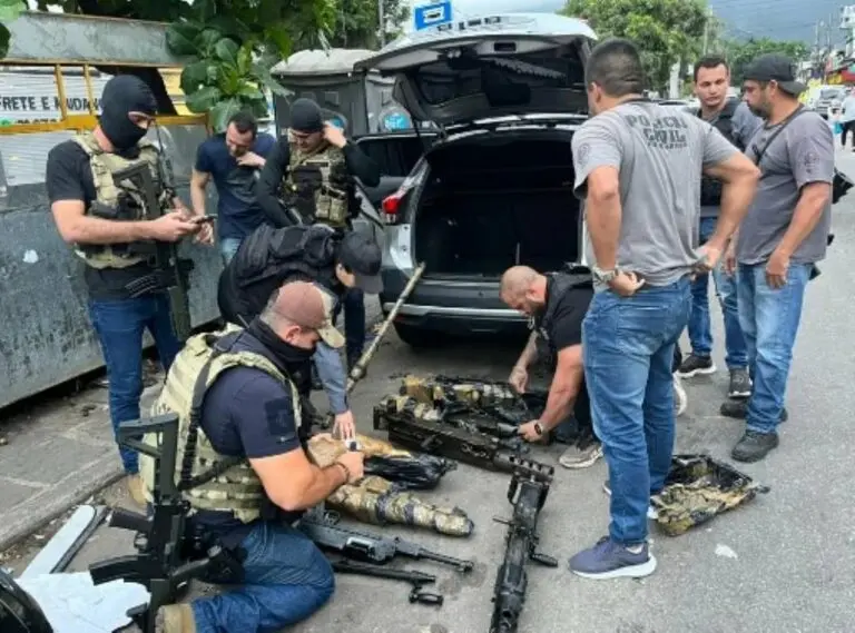 Metralhadoras recuperadas pela Polícia Civil RJ