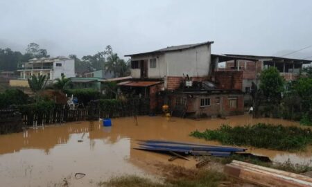 Rio de Janeiro: Chuvas matam 2 e deixam mais de 300 desabrigados em Angra dos Reis