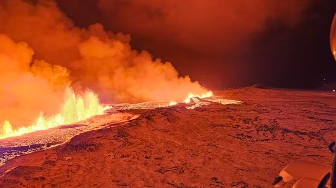 Vulcão entra em erupção na Islândia