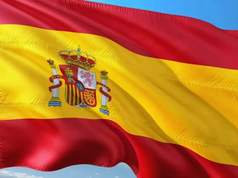 Beijada por dirigente espanhol, Jenni Hermoso é ouvida em tribunal de Madri