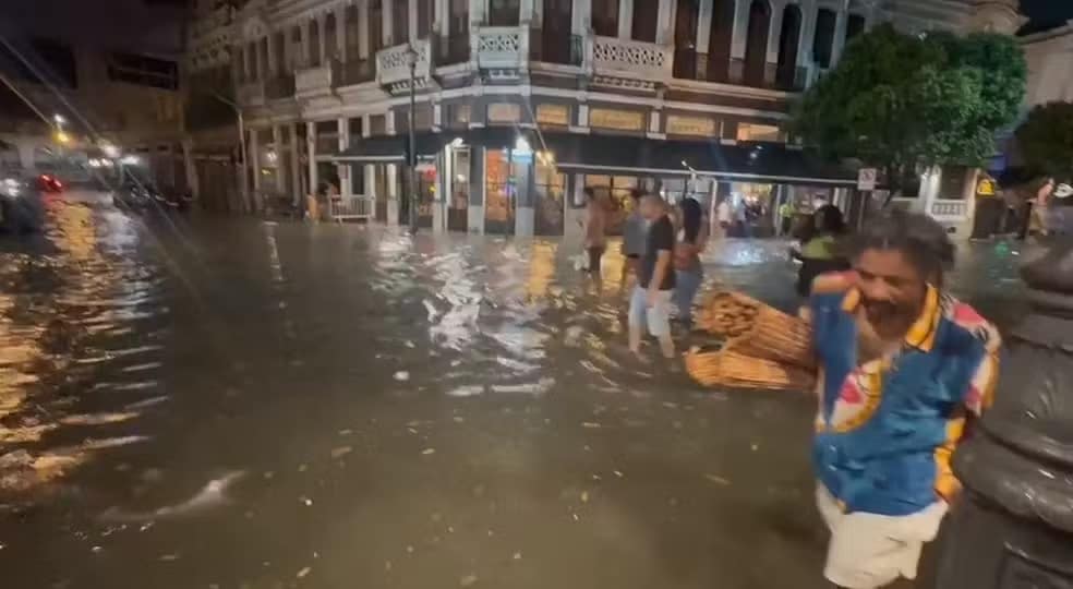 Chuva arquivo pessoal rj