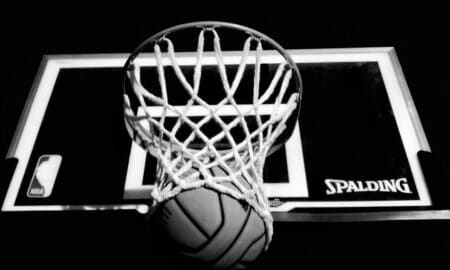 Vitória dos Knicks sobre os Pistons tem polêmica e erro de arbitragem na NBA