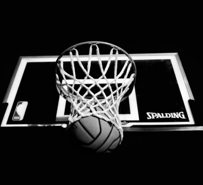 Vitória dos Knicks sobre os Pistons tem polêmica e erro de arbitragem na NBA