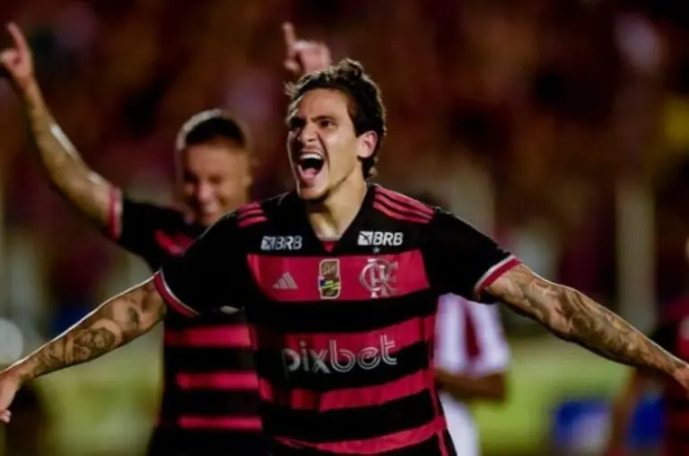 Flamengo vence o Bangu com três gols de Pedro e assume a liderança da Taça Guanabara