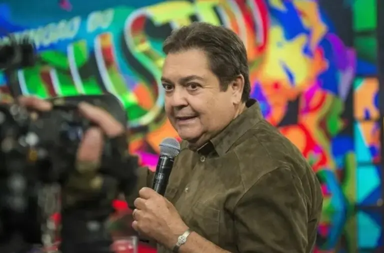 Faustão faz transplante de rim em SP