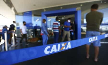 agência da Caixa fila de beneficios