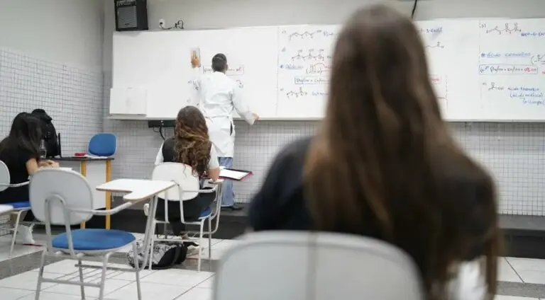 programa pe de meia estudantes alunos ensino medio