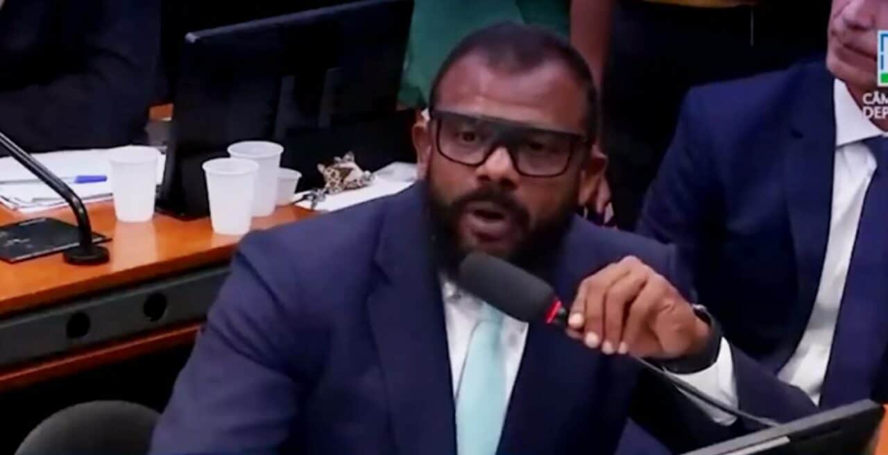 Vídeo mostra deputado Da Cunha querendo matar a mulher