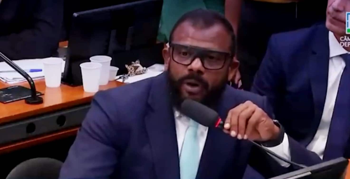 Vídeo mostra deputado Da Cunha querendo matar a mulher