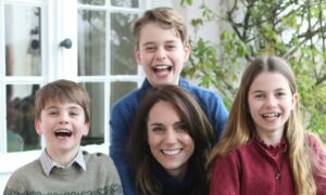 Kate Middleton celebra retorno após operação