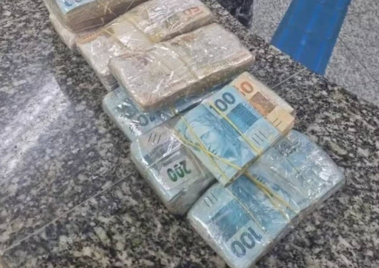 Motorista detido com R$ 175 mil na Av. Brasil alega que dinheiro pertence a deputado