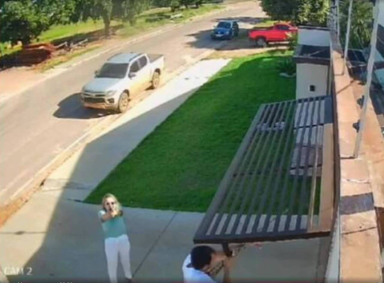 Suspeita de matar 2 idosos sorriu antes de fugir